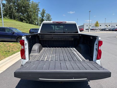 Used 2023 Chevrolet Silverado 1500 High Country w/ High Country Premium Package AWD/4WD image 11