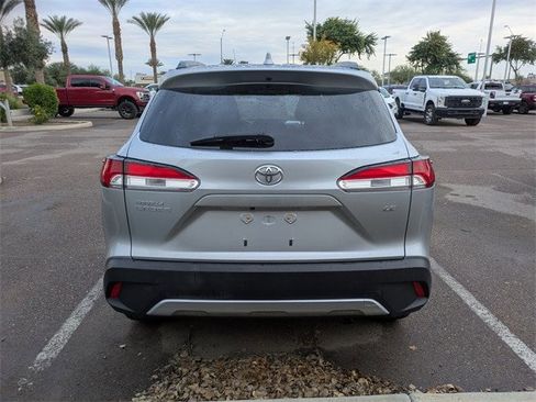Used 2022 Toyota Corolla Cross LE image 3
