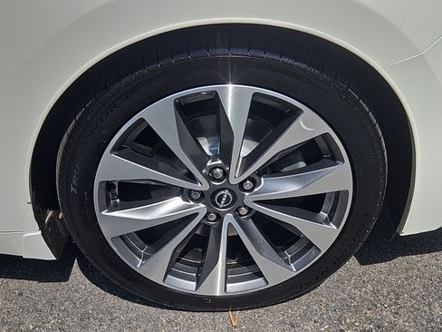 Used 2023 Nissan Maxima Platinum w/ Sport Mat Group FWD image 30