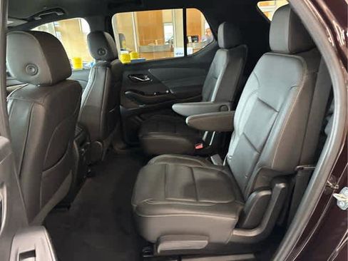 Used 2023 Chevrolet Traverse LT image 28