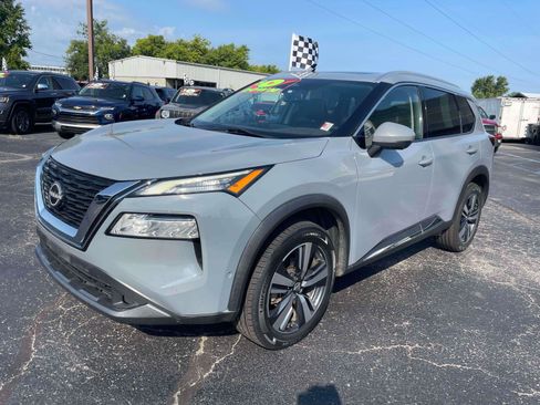 Used 2023 Nissan Rogue SL w/ SL Premium Package FWD image 3