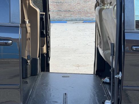 Used 2016 Dodge Grand Caravan SXT image 20