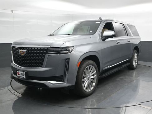 Used 2023 Cadillac Escalade ESV Premium Luxury image 8