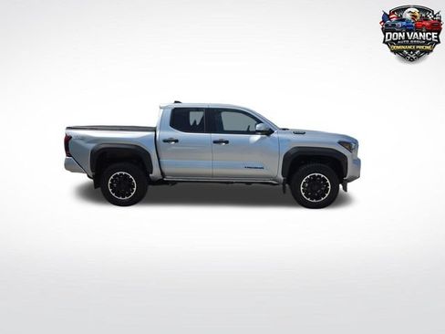 Used 2026 Toyota Tacoma TRD Off-Road AWD/4WD image 6