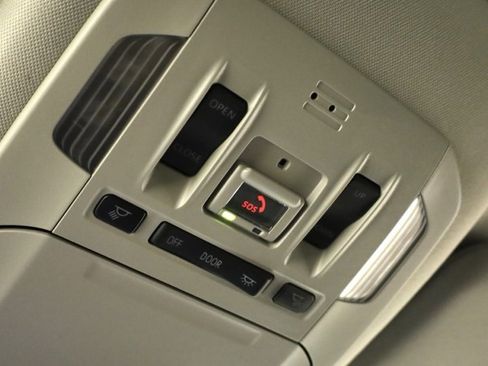 Certified 2023 Toyota Highlander XLE image 31