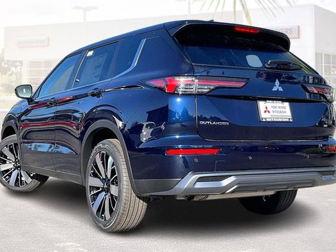 New 2026 Mitsubishi Outlander SE image 3