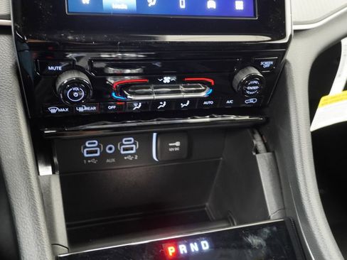 New 2026 Jeep Grand Cherokee Laredo AWD/4WD image 23