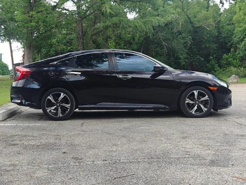 Used 2016 Honda Civic Touring image 3