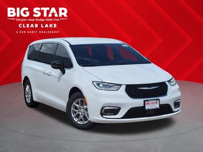 New 2026 Chrysler Pacifica Select