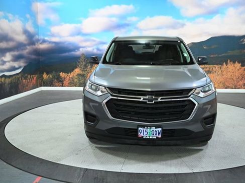 Used 2021 Chevrolet Traverse LS FWD image 2