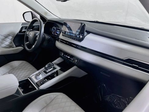 Used 2023 Mitsubishi Outlander SEL AWD/4WD image 28