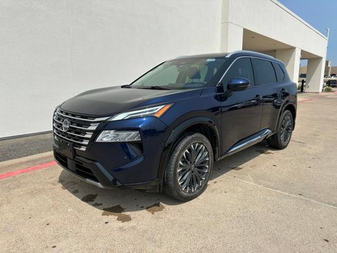 Used 2024 Nissan Rogue Platinum AWD/4WD image 3