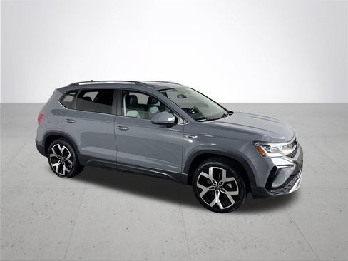 Used 2022 Volkswagen Taos SEL AWD/4WD image 4