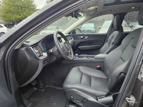 Certified 2025 Volvo XC60 B5 Core w/ Protection Package Premier image 23