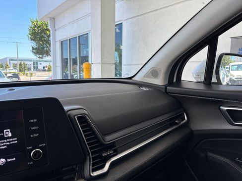 Used 2025 Kia Sportage LX FWD image 35