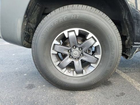Used 2015 Nissan Xterra PRO-4X w/ Nevada Tow Package AWD/4WD image 17