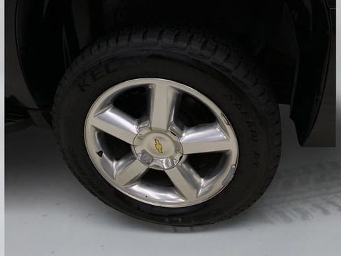 Used 2012 Chevrolet Suburban LT AWD/4WD image 19