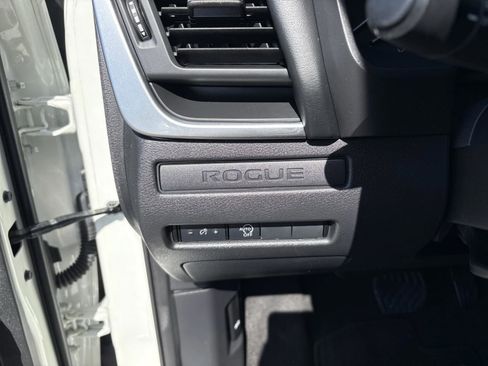 Used 2023 Nissan Rogue S FWD image 14