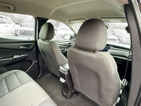 Used 2023 Chevrolet Bolt EUV LT image 31