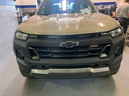 Used 2023 Chevrolet Colorado Trail Boss w/ Advanced Trailering Package AWD/4WD image 3