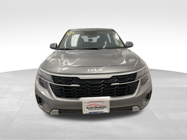 Used 2026 Kia Seltos LX FWD image 2