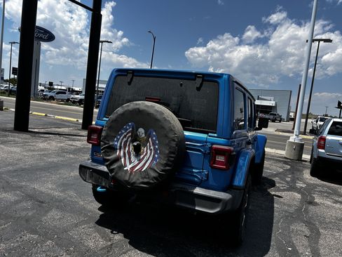Used 2023 Jeep Wrangler Unlimited Rubicon 4xe w/ Cold Weather Group AWD/4WD image 5
