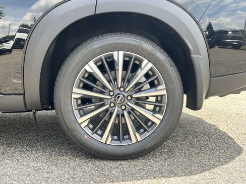 New 2026 Nissan Pathfinder Platinum FWD image 28