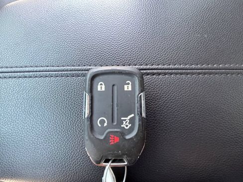 Used 2024 GMC Terrain SLT AWD/4WD image 32