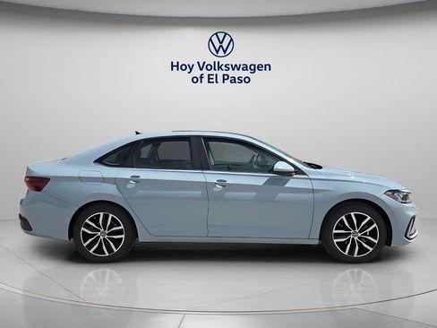 New 2026 Volkswagen Jetta SE FWD image 2