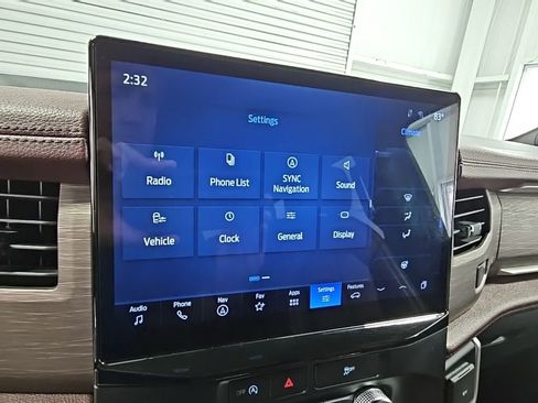 Used 2024 Ford Expedition Limited image 17