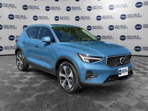 Certified 2023 Volvo XC40 B5 Plus AWD/4WD image 7