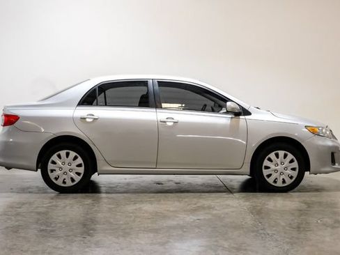 Used 2012 Toyota Corolla LE FWD image 9