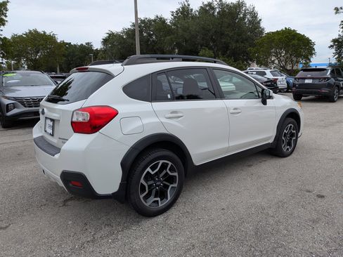 Used 2017 Subaru Crosstrek 2.0i Premium w/ Moonroof Package AWD/4WD image 4