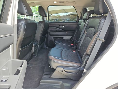 Used 2023 Nissan Pathfinder Platinum w/ Cargo Package AWD/4WD image 14