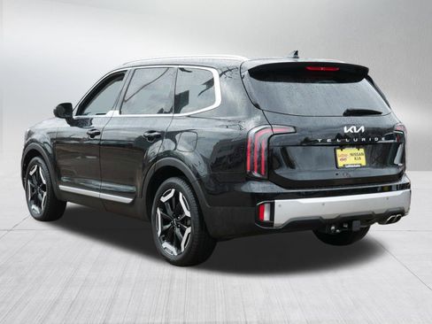 Certified 2024 Kia Telluride EX w/ EX Captain's Chair Package image 5