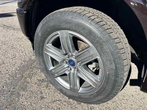 Used 2018 Ford F150 Lariat w/ Equipment Group 502A Luxury image 8