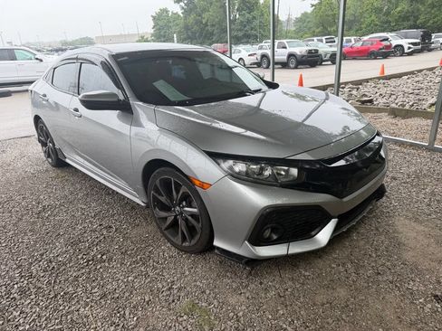 Used 2018 Honda Civic Sport image 2