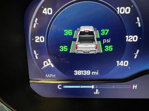 Used 2025 Chevrolet Silverado 1500 LT image 41