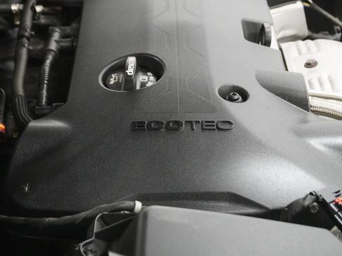 Used 2018 Chevrolet Malibu Premier w/ Driver Confidence Package image 10