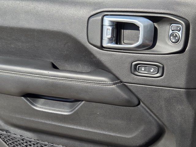 Used 2023 Jeep Wrangler Unlimited Sahara AWD/4WD image 24