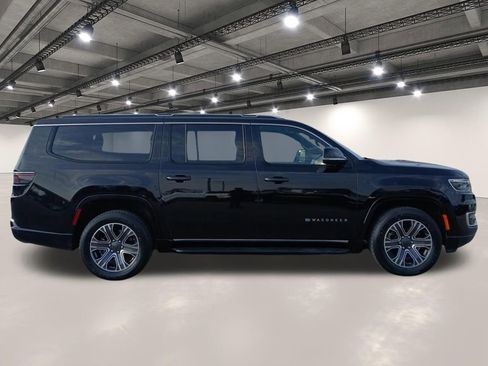 Used 2024 Jeep Wagoneer L Series II image 17