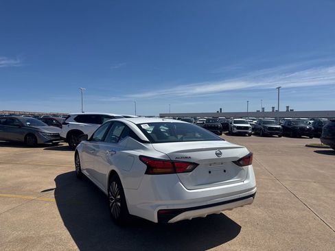 Certified 2025 Nissan Altima 2.5 SV image 15