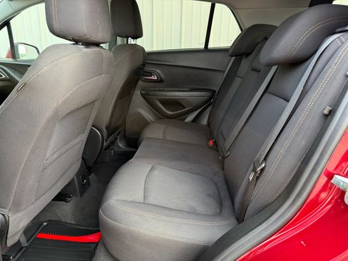 Used 2019 Chevrolet Trax LT AWD/4WD image 29