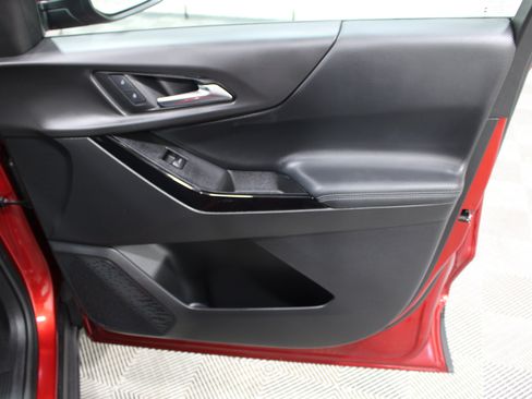 Used 2025 Chevrolet Equinox LT w/ Safety and Technology Package FWD image 23