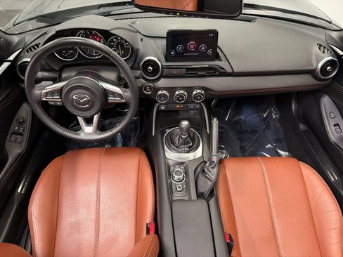 Used 2022 MAZDA MX-5 Miata RF Grand Touring w/ Weather Package RWD image 18