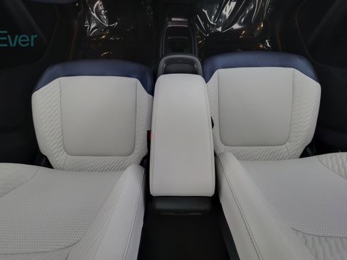 Used 2026 Nissan Leaf Platinum+ w/ Floor Mat Package (Platinum+) FWD image 27