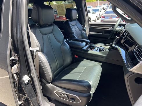 Used 2022 Jeep Wagoneer Series III w/ Convenience Group I AWD/4WD image 23