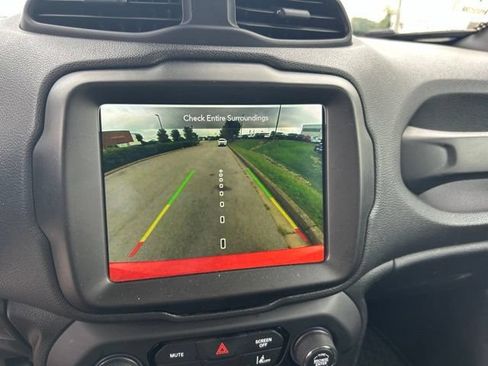 Used 2023 Jeep Renegade Trailhawk AWD/4WD image 8