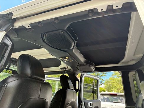 Used 2019 Jeep Wrangler Unlimited Sahara w/ Quick Order Package 24M Moab AWD/4WD image 38