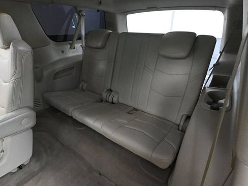 Used 2017 Cadillac Escalade ESV 4WD image 40